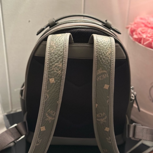 MCM - Picture 3 of 3